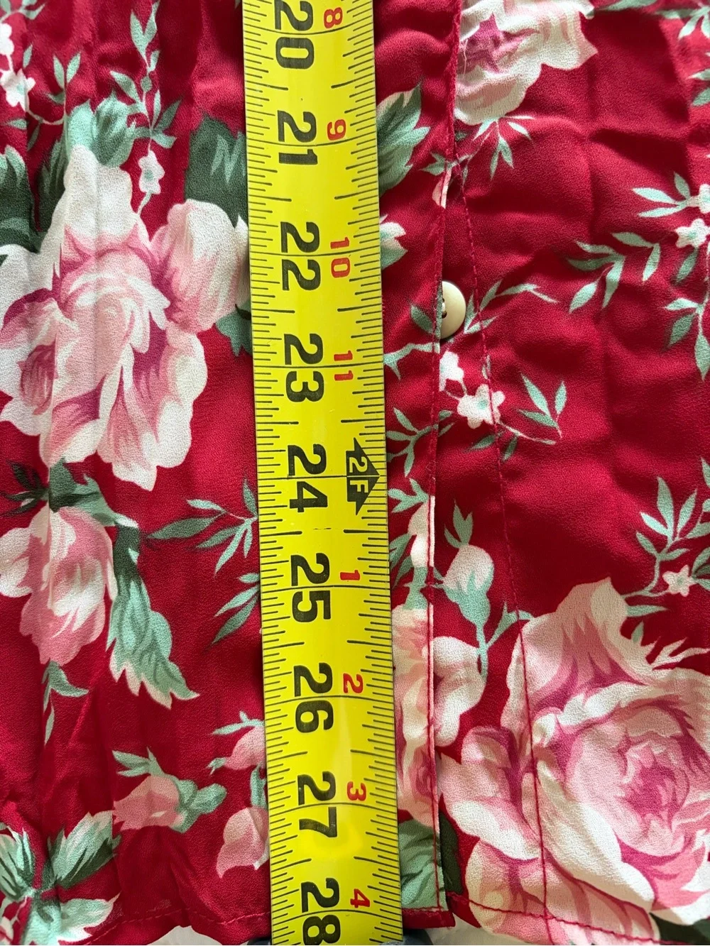 Vintage Y2K Guess Red Floral Button-Down Blouse with Pink Roses